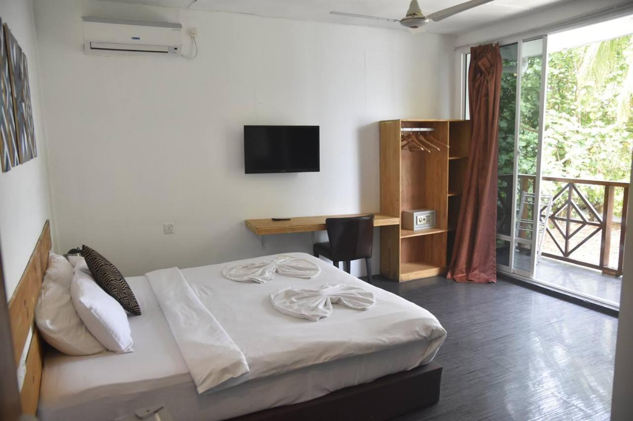 Seven Corals Hotel остров Маафуши Екстериор снимка